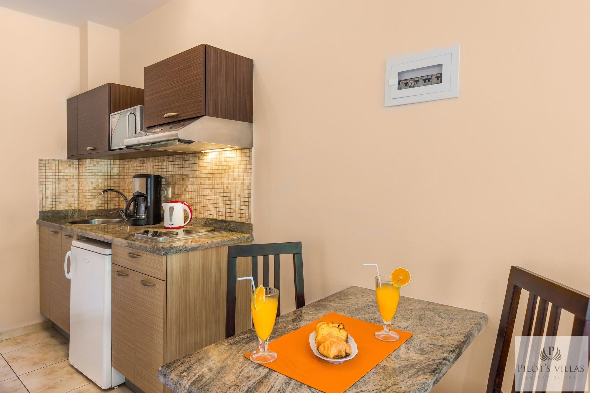Pilot'S Villas Luxury Suites Hersonissos  Exteriör bild