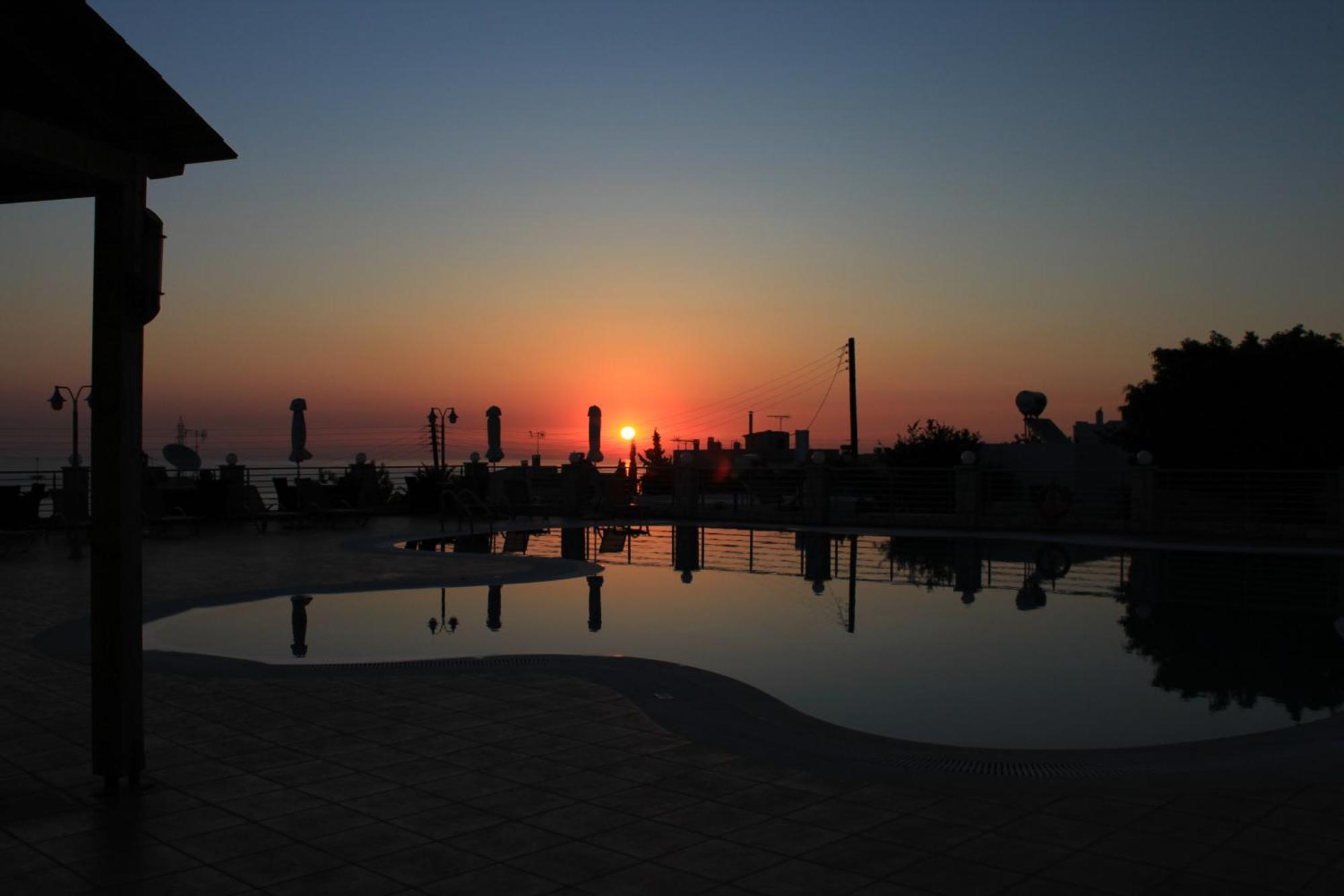 Pilot'S Villas Luxury Suites Hersonissos  Exteriör bild