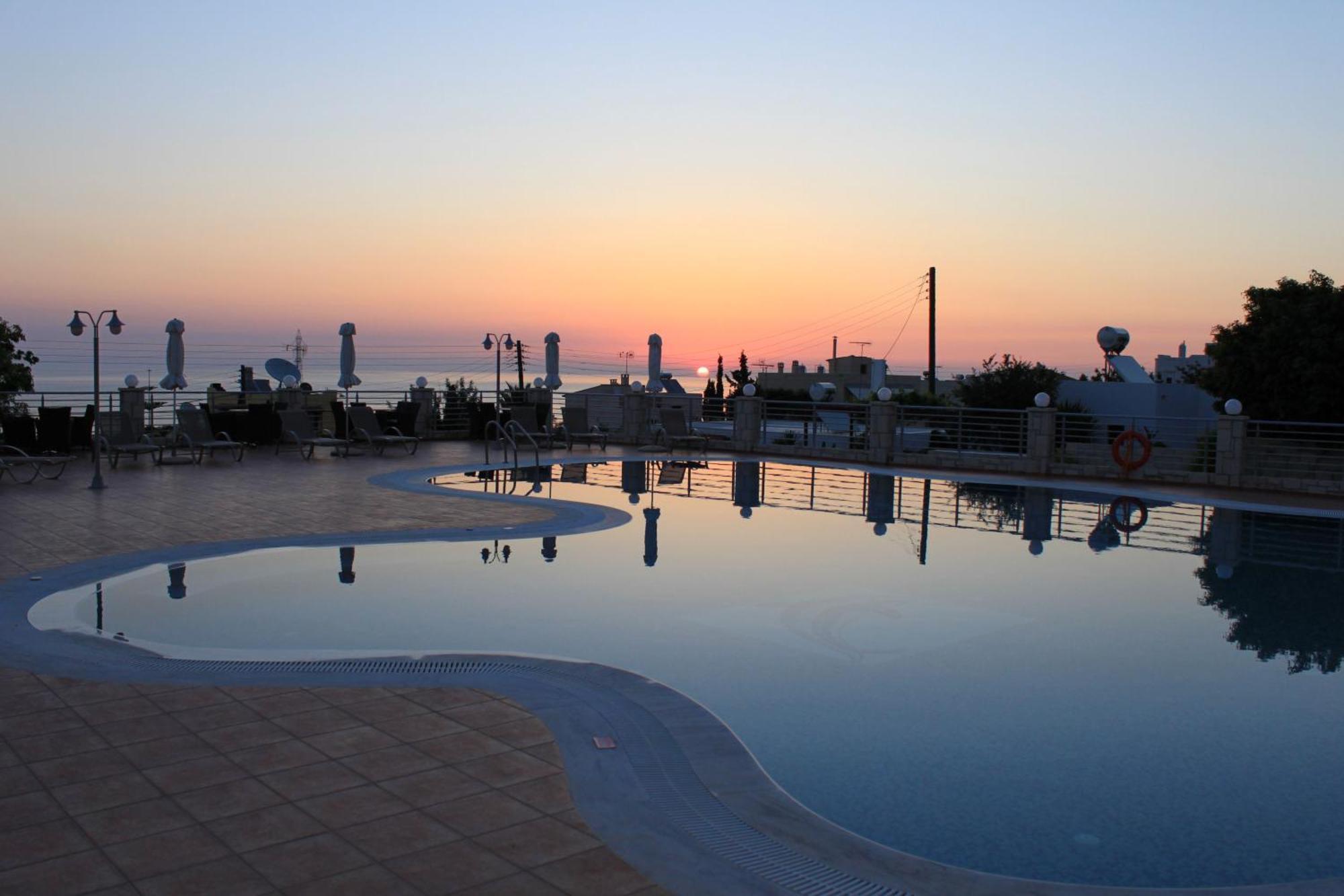 Pilot'S Villas Luxury Suites Hersonissos  Exteriör bild